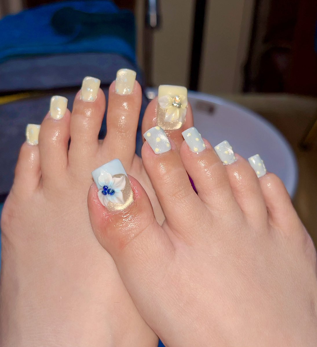 BabyTrinh5's tweet photo. My nails 💅#nailsfeet #VamosColoColoCTM #٢٥_ايار #ElClásico189 https://t.co/80qzFgfE2p