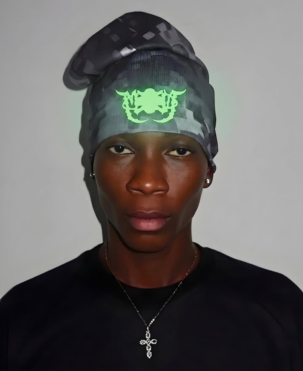 xt8tfashion's tweet photo. Two worlds collide: @clapes_dept  x @nomaskclo  Headwear Capsule

BLACK HEADWEAR
BROWN CAMO HEADWEAR (REFLECTIVE)
WHITE HEADWEAR
PIXEL HEADWEAR (GLOW-IN-THE-DARK)

Built for the streets, made to stand out. https://t.co/ZhhR8GAaY3