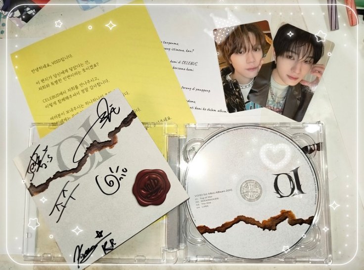 hagihug's tweet photo. 💌 finally arrived ♪

V01D 1st mini album - 01 

thankyou, @CelebusOfficial 💐
#V01D #CELEBUS https://t.co/YBUGt3rHsX