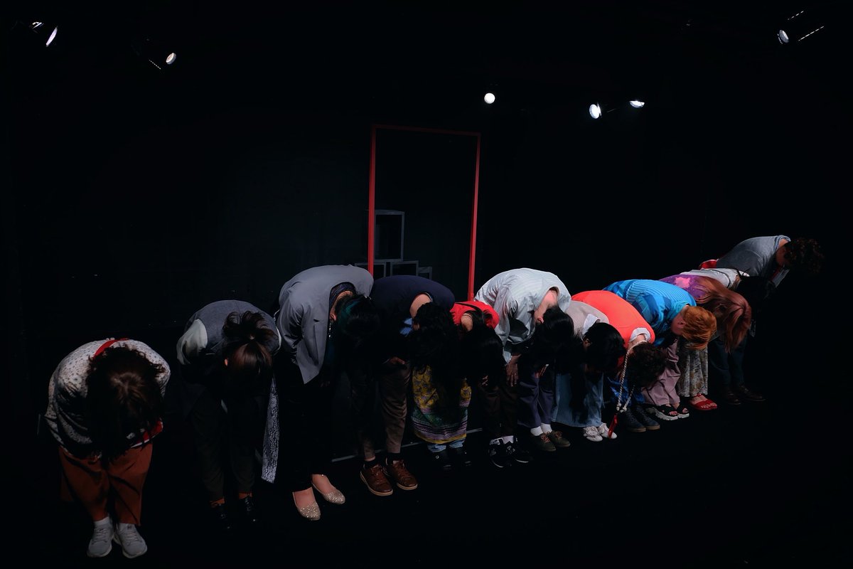 green_mor's tweet photo. 【#廻クラ】

ソラニエ『廻響クラッシュループ』
劇場での上演が終了いたしました。
ご覧いただきました皆様、気にかけてくださった皆様、関係者各位。
本当に、ありがとうございました。

主軸の一人を任せていただき大変、光栄でした。

配信がありますのでひとまずの、ご挨拶。

上野夏希/森かなみ https://t.co/wzjo4VAmKo