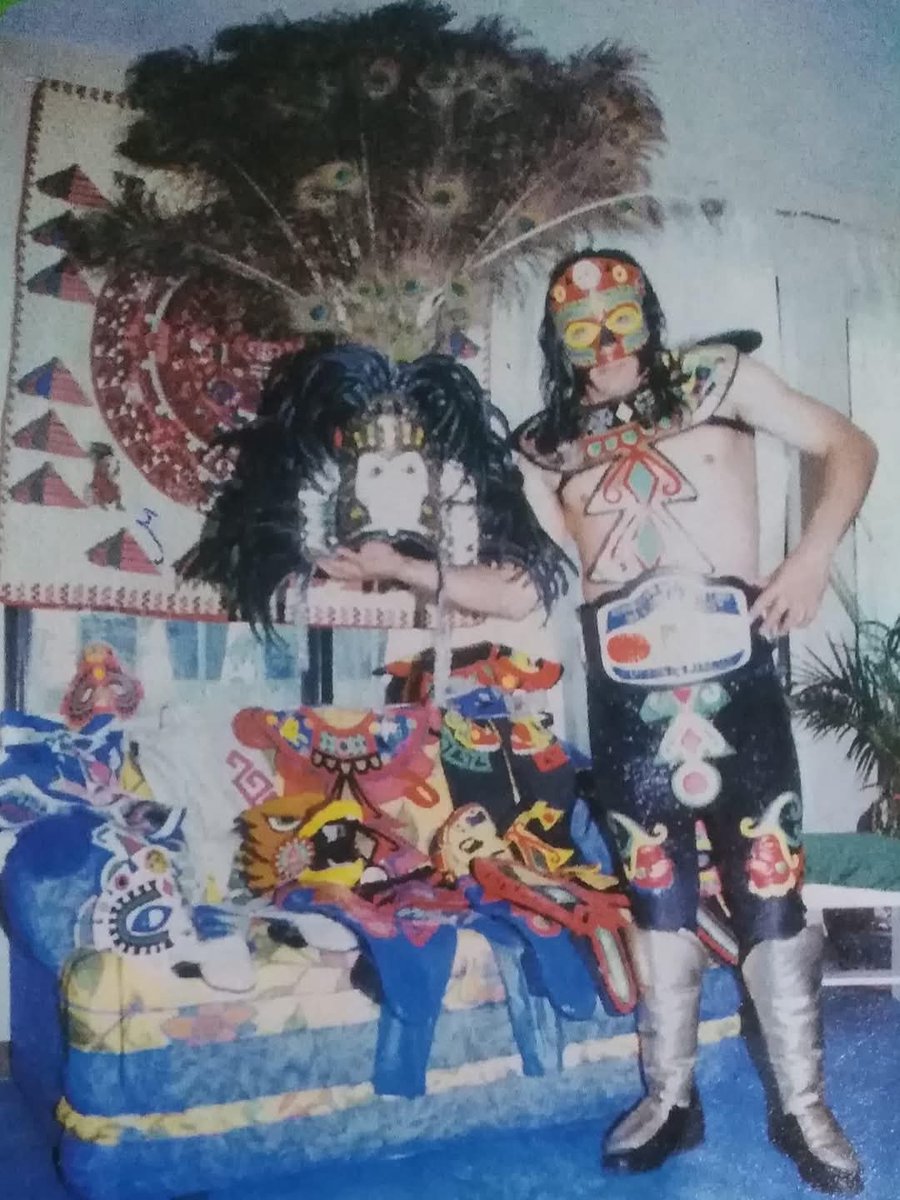sangreazteca4's tweet photo. Cuando todo era un simple sueño! Cuando todo lo que estaba por delante se veía imposible! Quien diría que lo logramos!🙏🏿🥳
#SangreAzteca #PoderMexica #LuchaLibre https://t.co/LYn8zPtwOu