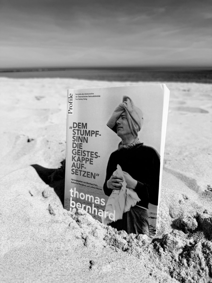 chrwinter's tweet photo. Ich habe für den Begleitband zur Thomas-Bernhard-Ausstellung geschrieben, über das Reisen, also über diese lächerlichste aller bürgerlichen Selbsttäuschungen: dass man, indem man den Ort wechselt, sich selbst.

#ThomasBernhard #Literaturmuseum #ÖNB #Zsolnay

@ITBG_Gmunden https://t.co/kg9LUW5oCX