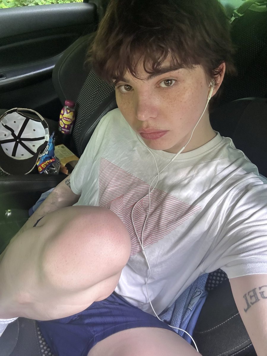 daniel tweet media