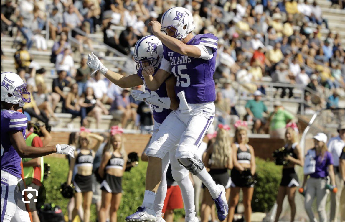 Pierce_Hall7's tweet photo. Thank you to Coach @ToughOn and @PaladinFootball for the camp invite!
@DJOFootball 
@coachsabs 
@kaiibowers https://t.co/qZzG2jZUt3