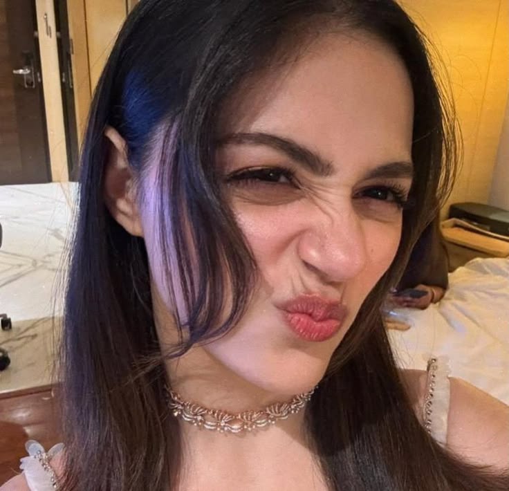 hey_आरोही tweet media