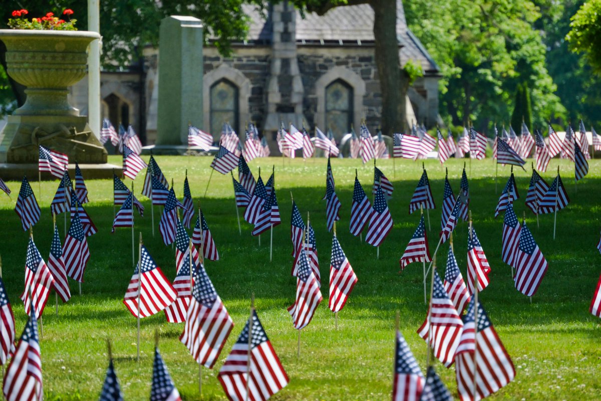 LottBrothers's tweet photo. Today we honor those who gave everything in service to our country. #MemorialDay https://t.co/OC0TDwbyB6
