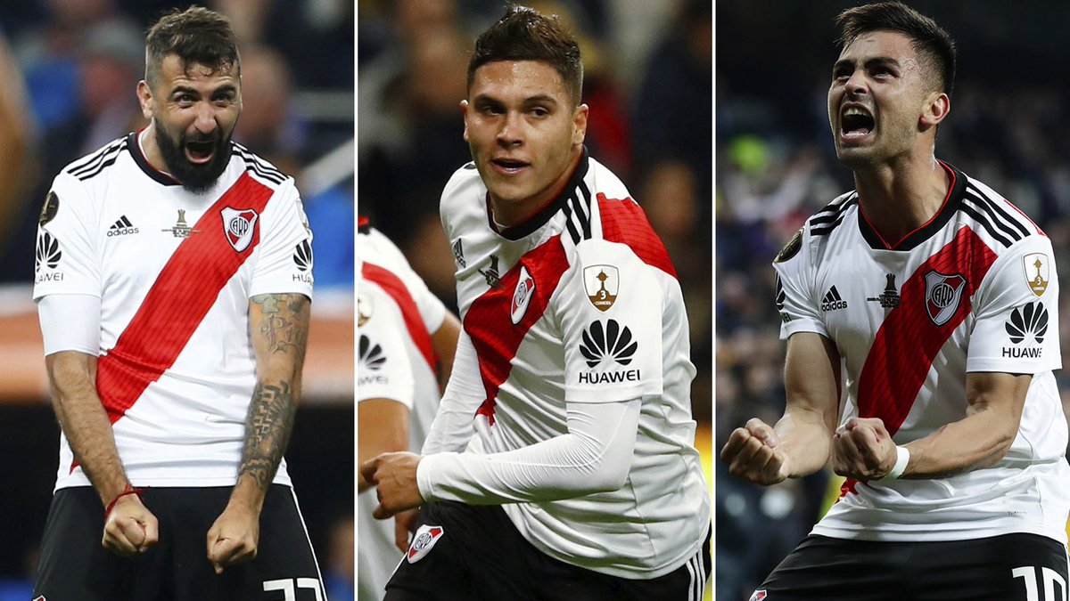 Intigonzales's tweet photo. Que distintos somos!! Mientras tus héroes son ellos, los nuestros son estos, propios, que les rompieron el ojete en el partido más importante de la historia https://t.co/EdEeSN1drz