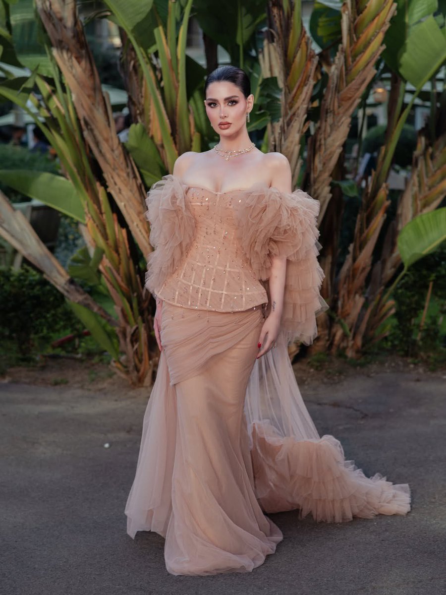 Golden Fashion tweet media