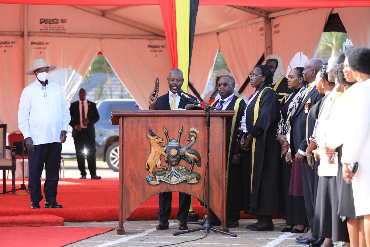 ChimpReports tweet media