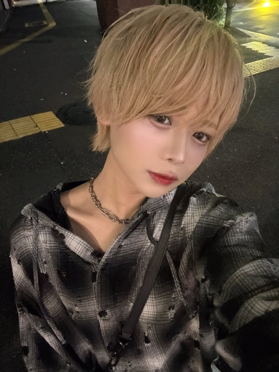 hide_nyan______'s tweet photo. 2人で中抜けしよ https://t.co/hIWnOqi8xE
