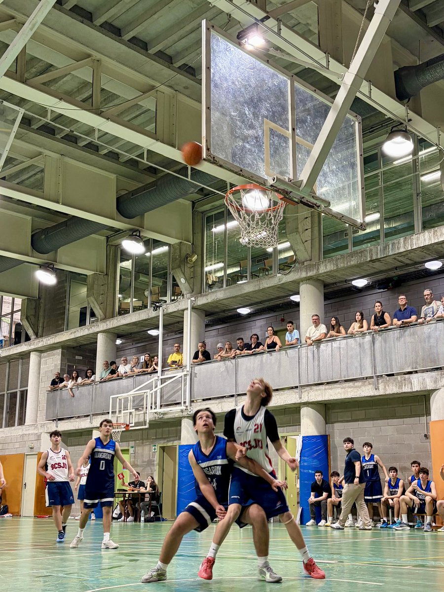 CBIPSI's tweet photo. 🏀JÚNIOR MASCULÍ🏀

@CBIPSI 6️⃣8️⃣
🆚
@bcsjd “B” 4️⃣6️⃣

👉 Victòria que ens dóna el passi a la Final a 4 del Campionat Territorial de Barcelona de nivell “A” del cap de setmana que ve que es disputarà a Navarcles‼️

We💙🏀 https://t.co/hlRmuQDB1K