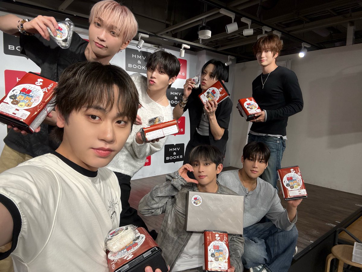 DKB_japan's tweet photo. [DKB]

𝘿𝙆𝘽 𝙏𝙝𝙚 𝟯𝙧𝙙 𝘾𝙤𝙣𝙘𝙚𝙧𝙩 𝙞𝙣 𝙅𝙖𝙥𝙖𝙣 𝟮𝟬𝟮𝟲
-𝙑𝙖𝙣𝙜𝙪𝙖𝙧𝙙- : 𝙃𝙞𝙜𝙝𝙡𝙞𝙜𝙝𝙩 𝙀𝙙𝙞𝙩𝙞𝙤𝙣

大切な人たちの大切な日🎁🩵

#DKB #다크비 #ダークビー
#DKB_The3rdConcert_inJapan
#Vanguard https://t.co/ko8j9JLX5u