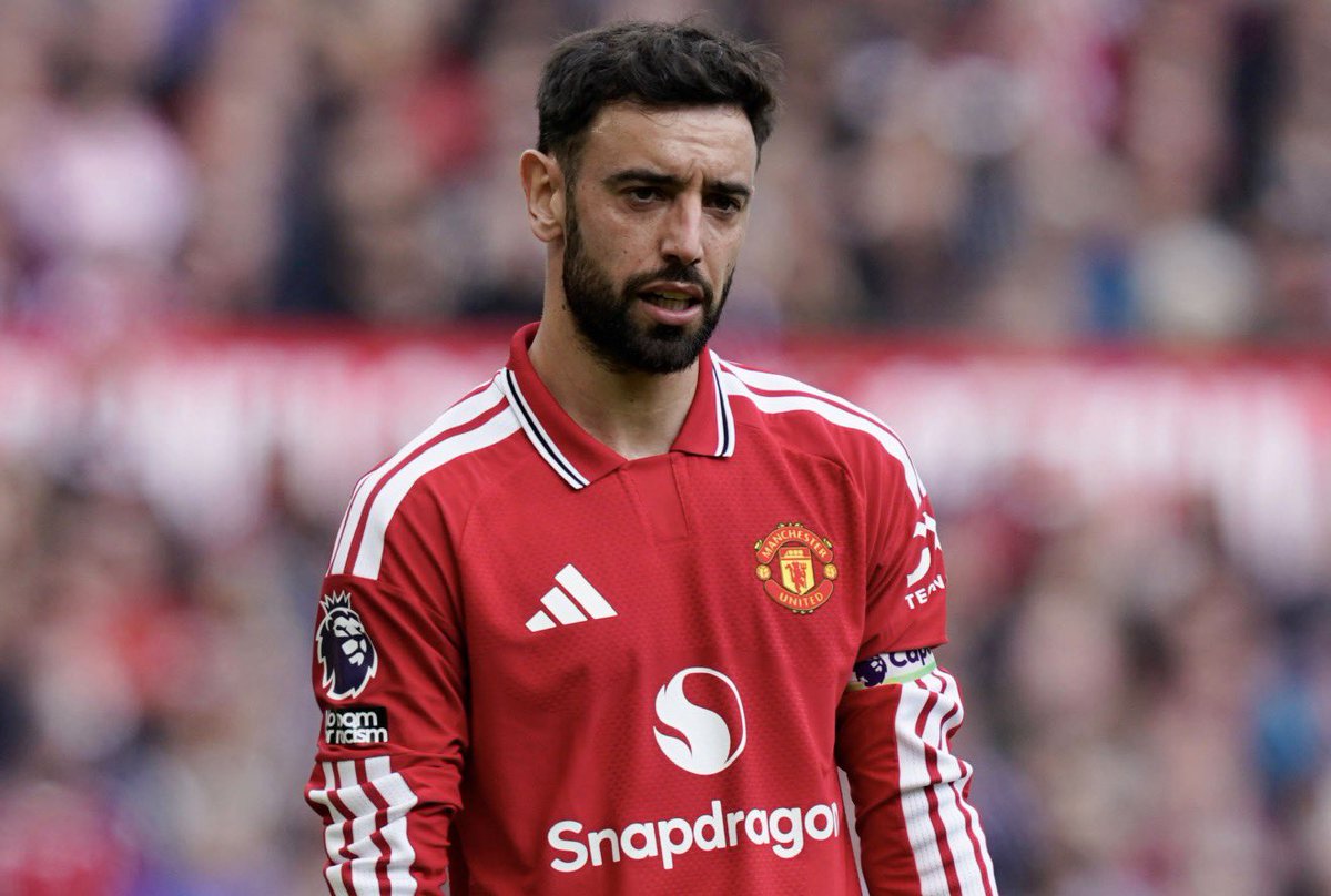 centredevils's tweet photo. 🚨🚨🎙️| Bruno Fernandes: “We need players who want to play for Manchester United.

Recruitment needs to be done properly, with the right people, as happened last summer.

In that sense, Ruben Amorim made a good choice, because he brought good people, good professionals, and good players.”