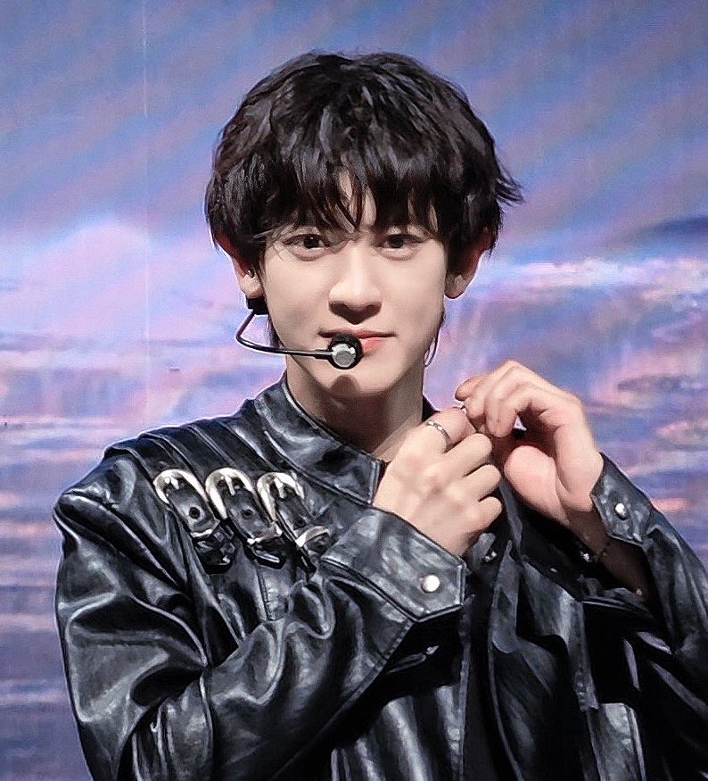 박찬열 얼굴 tweet media