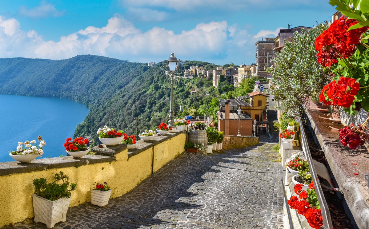 ItalyMagazine's tweet photo. The Via Francigena, the Via Romea Germanica and the Romea Strata reach Rome from three different corners of Europe. Their final stretch, arguably the most memorable, runs almost entirely through Lazio: https://t.co/ewZYt2cq8C https://t.co/Nj9pILvDVk