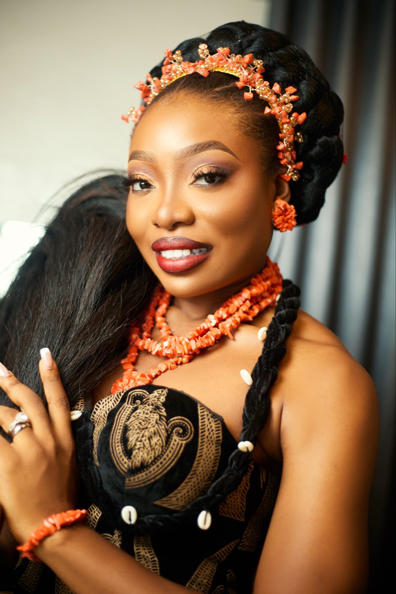 Cheta_ag's tweet photo. How I photographed Chika for her traditional marriage🤩

Photographed by Me📸🫶 https://t.co/5mKaeQkSZd