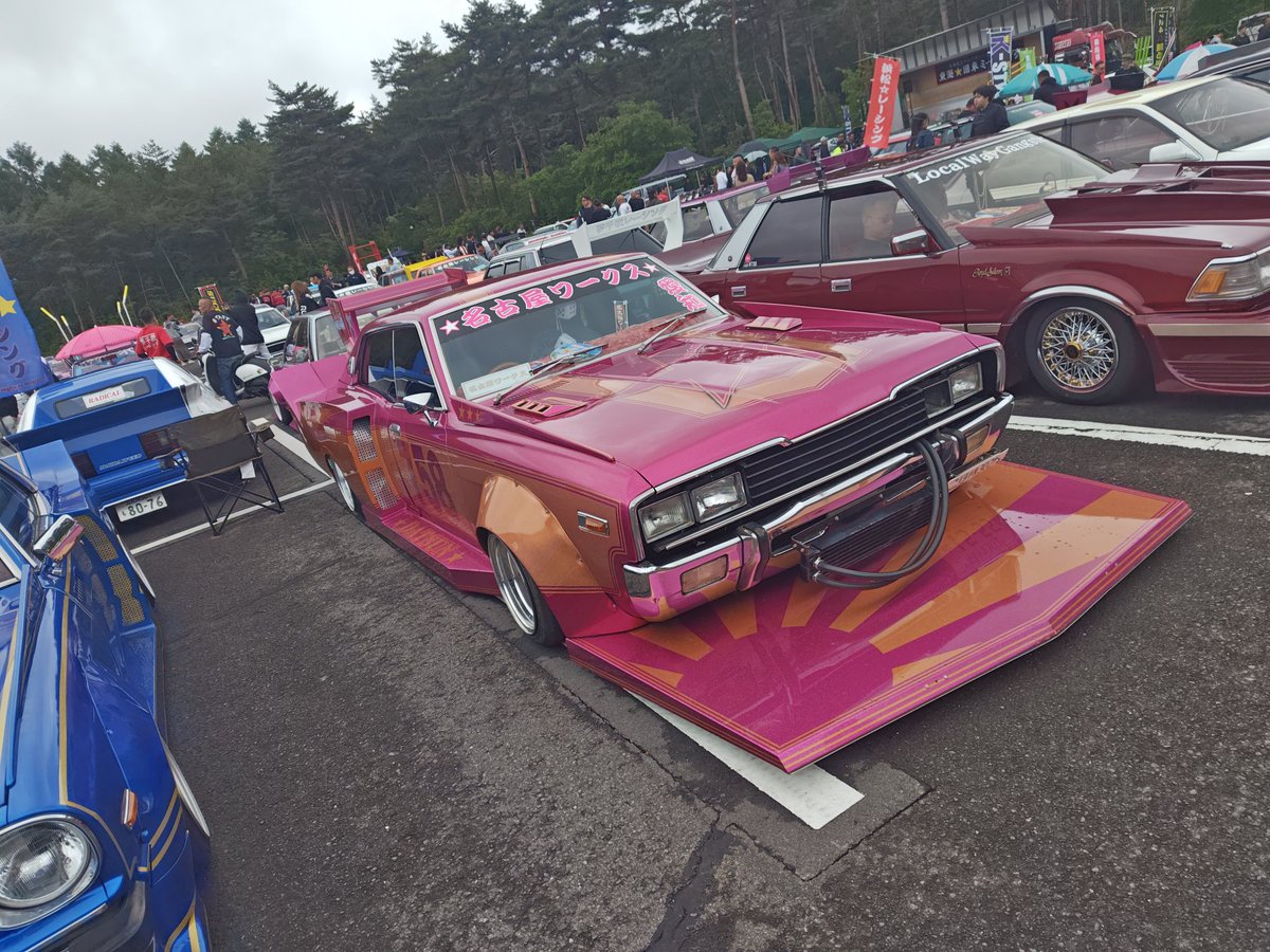 00tomo's tweet photo. 東海★旧車ミーティング
#街道レーサー https://t.co/tLfd7FKEIG