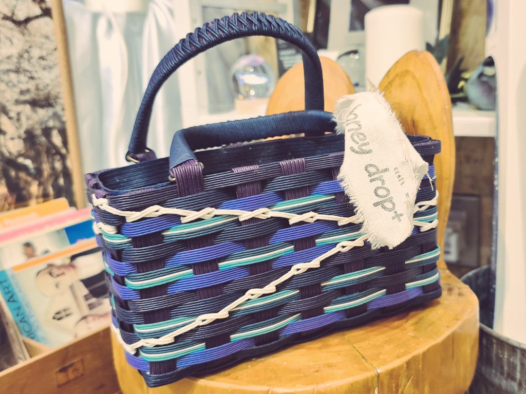mechi_hd's tweet photo. 白鳥の停車場さんに納品してきました。
カゴバッグも初納品です🧺
白いカゴはおよそ2回カゴを編んだような構造です(*´艸｀*)
ガッチリ硬いです。
よろしければご覧ください。
#白鳥の停車場に納品しました
#白鳥の停車場 https://t.co/jZNXjhFQ9J