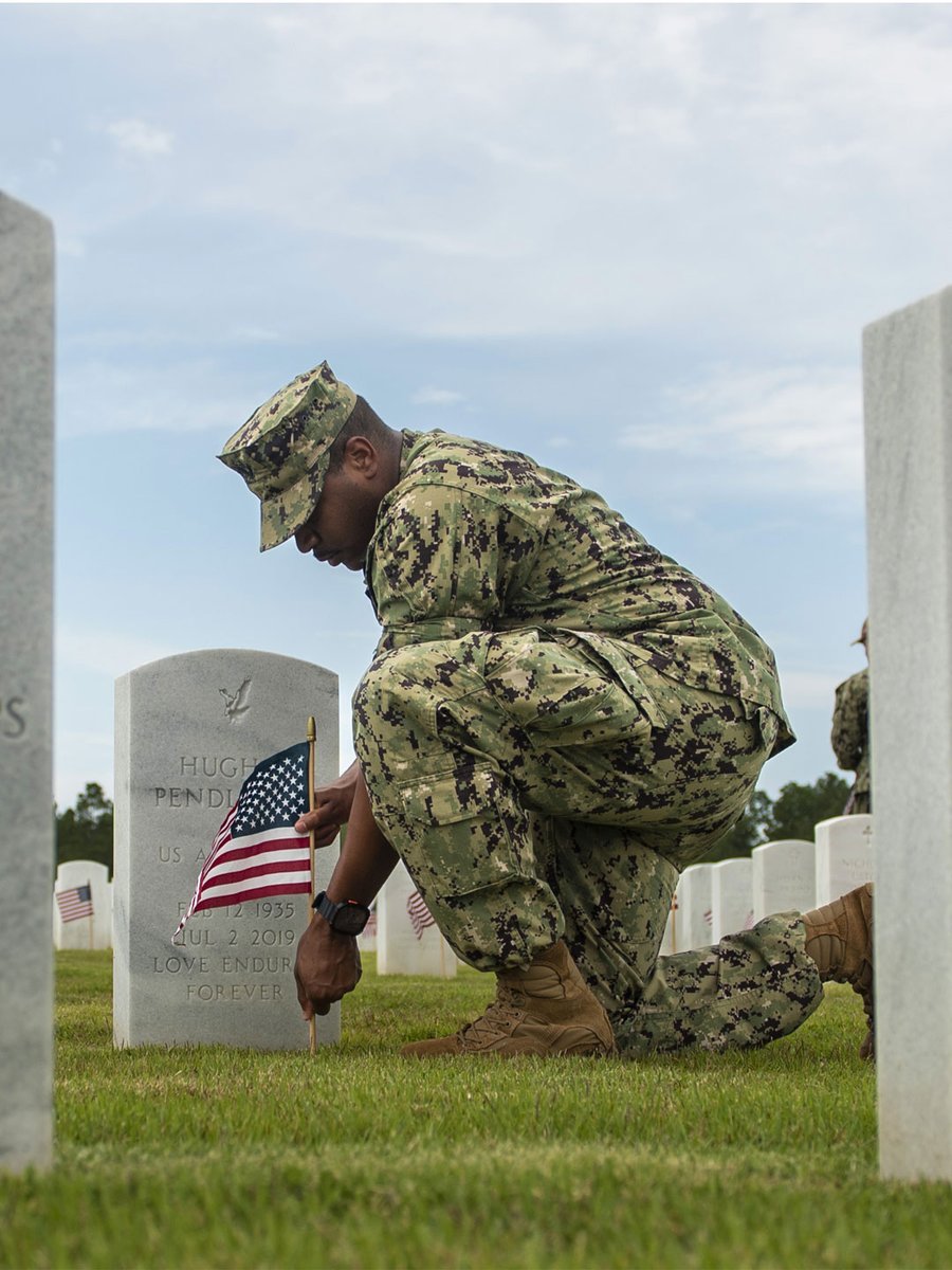 GoAdventureLab's tweet photo. This Memorial Day, we remember the U.S. service members who gave their lives for our country and our freedom.

All AAL products are on sale through Wednesday night. Save up to 25%.

If you shop, please thank the family of a fallen service member. https://t.co/Sp9yrkwtB9