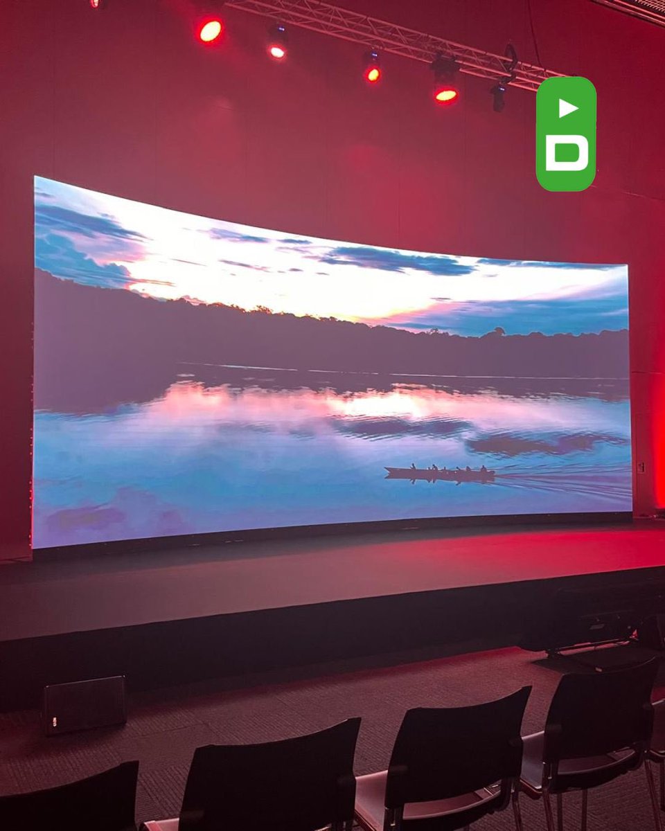 daigonAV's tweet photo. ✨ Crear ambiente lo cambia todo.
En Daigon Multimedia diseñamos cada espacio para que el público no solo asista al evento… sino que lo viva. La iluminación, el sonido, los colores y cada detalle ayudan a generar una atmósfera que conecta con las emociones y refuerza el mensaje. https://t.co/ZdffD3dvvW