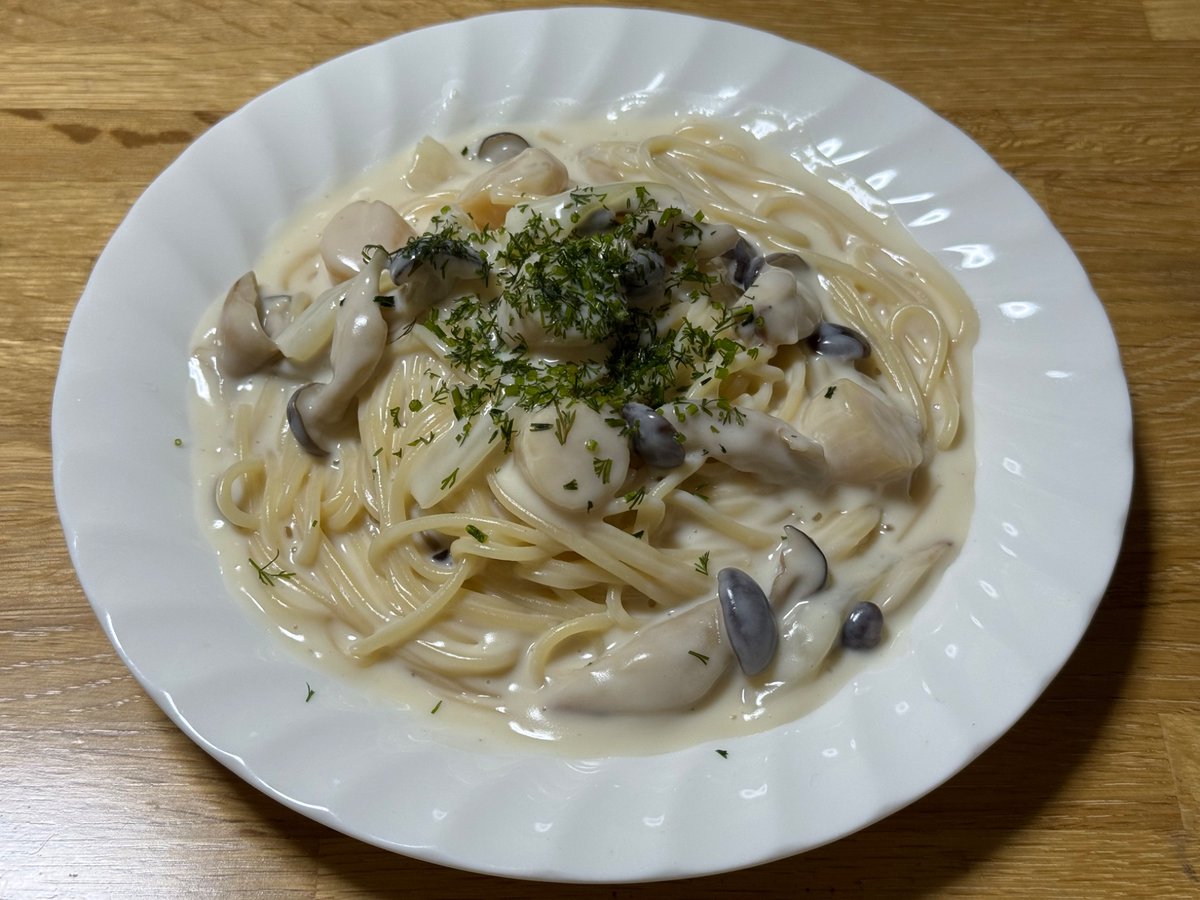 yuyubutterfly's tweet photo. きのことホタテのクリームパスタ

今回はしめじ使ったんだけど、少し前にマッシュルームで作ったやつのほうが美味しかったかな https://t.co/6Tli9Gx8Sq