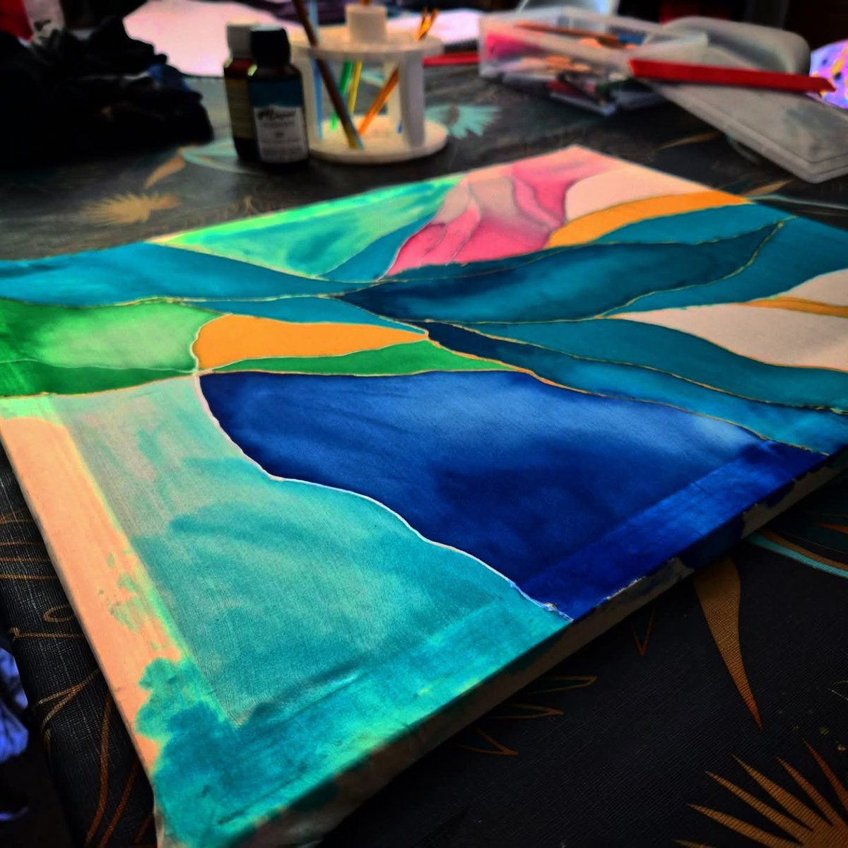 EmmaDW321's tweet photo. Bank holiday painting 🖼🎨 https://t.co/DYEaZuiEUl