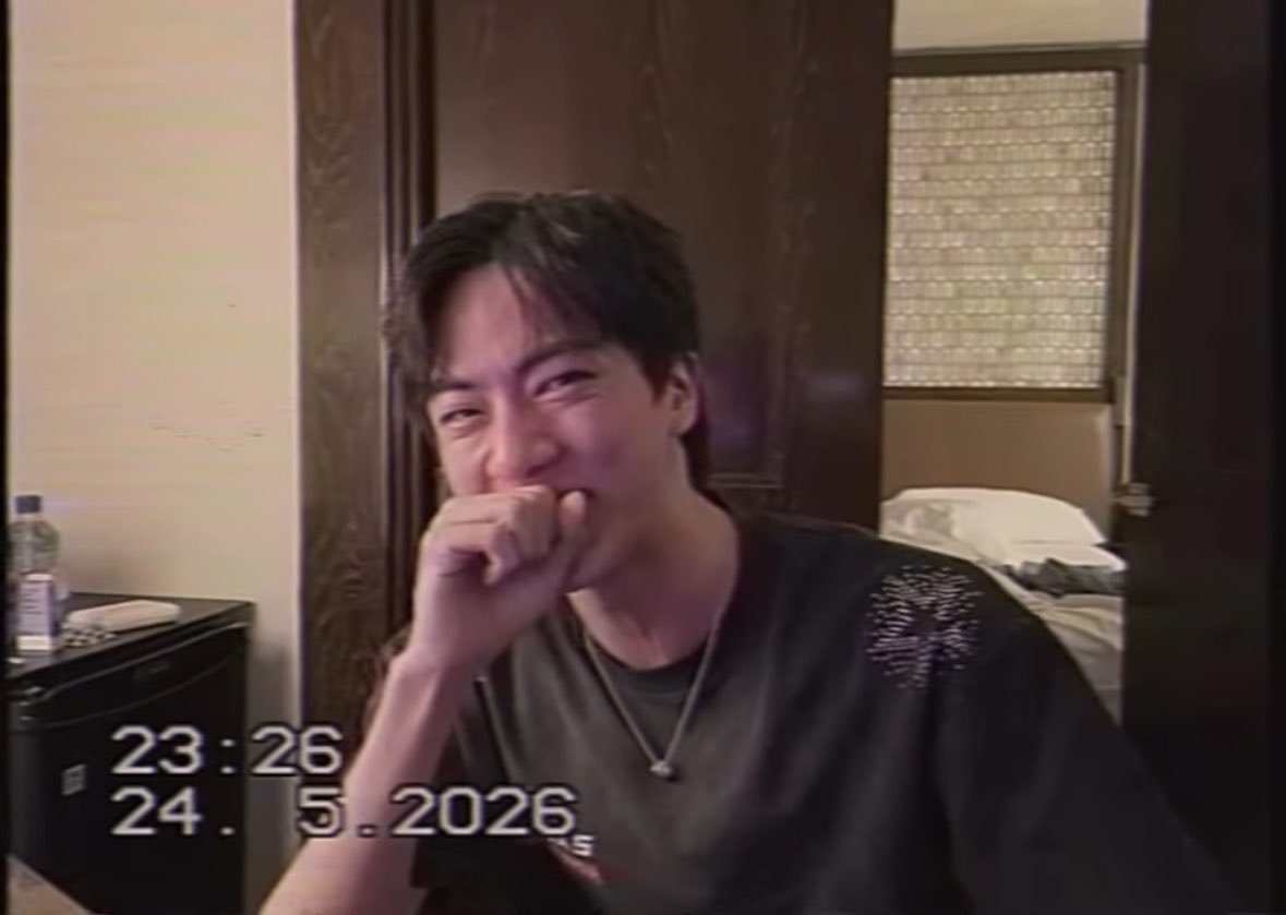 jin pic bot tweet media