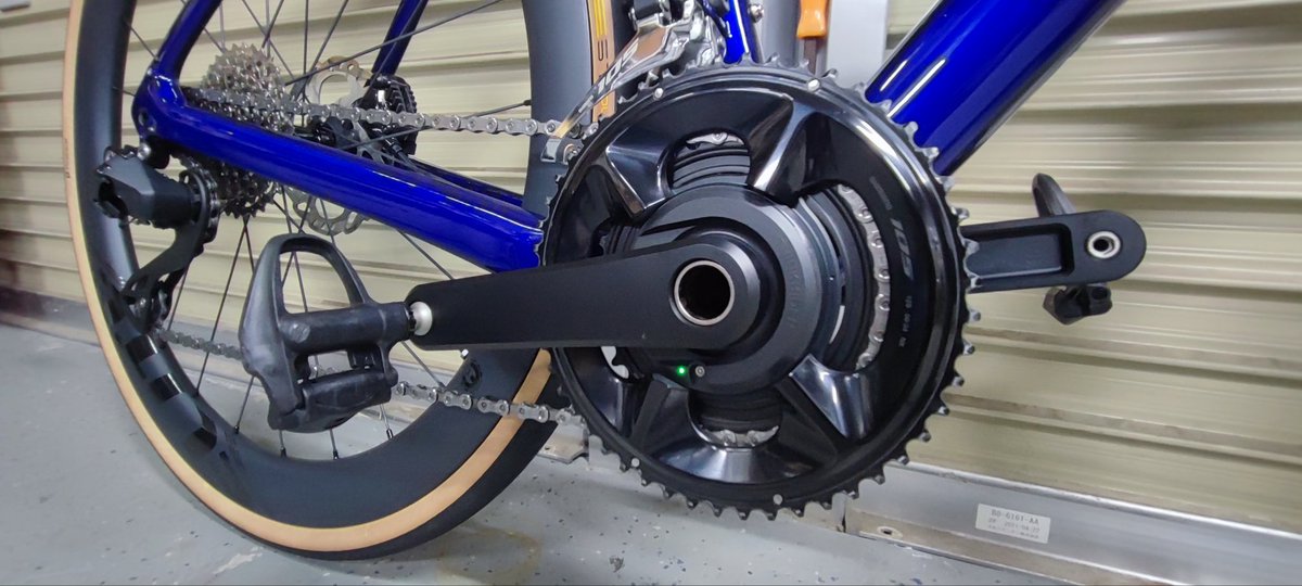 Free_Thinking_B's tweet photo. マイナーチェンジしてる！？
THINK RIDER PP5 パワーメーターのアルミクランクが形状変更してるよ。1枚目が本日届いた物、２枚目が２カ月前の物、、、はや！？ロードバイクのパーツってこんなにすぐに形状変わるんか？！ https://t.co/PzUGtlVoJ9