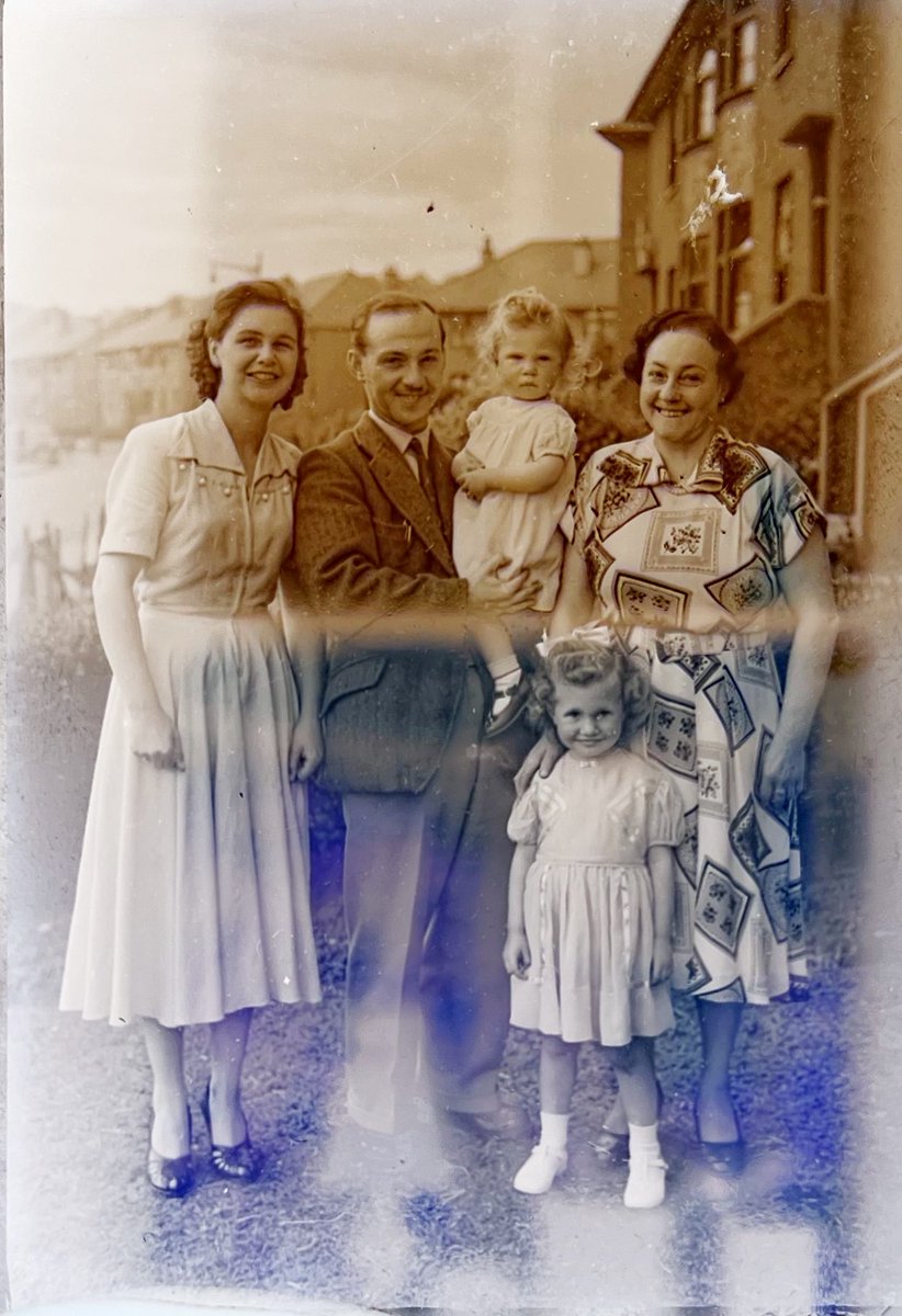 leithlinkz's tweet photo. A few snaps of some 1950s glass slides from an Edinburgh newspaper archive. https://t.co/OE5PKxjoLG