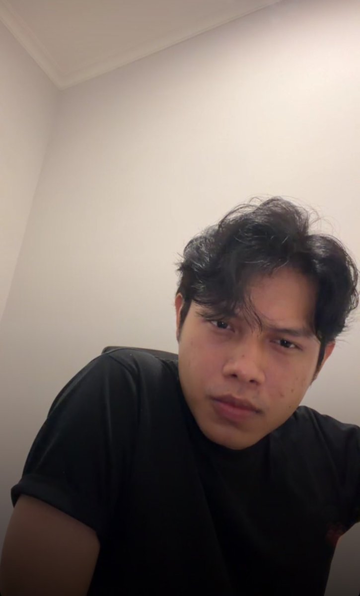 sideofayy's tweet photo. cakep banget yang abis potong rambut❤️ https://t.co/gvLyAdGcpt