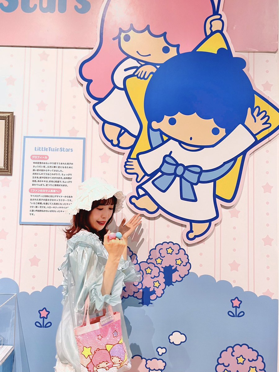 wireless_RAN's tweet photo. 森アーツセンターギャラリーで開催中のサンリオ展FINALへ☆彡 かわいいものは、物心ついたときから世知辛い社会に揉まれる私たちの味方でいつづけてくれる。強く突き進むときも、弱音を吐きたいときも。かわいいキャラクターに私たちのいろんな側面を託して、衣食住を共にするというサバイバル。 https://t.co/z0wpmtAMWT