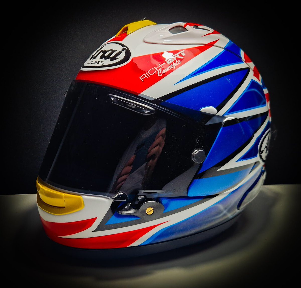 RichartConcepts's tweet photo. TT26 has arrived and here is The BadBoy @JoshBrookes new Anthony Gobert inspired Arai ready for some island action! ✊ https://t.co/bSQ5RZ8LQA