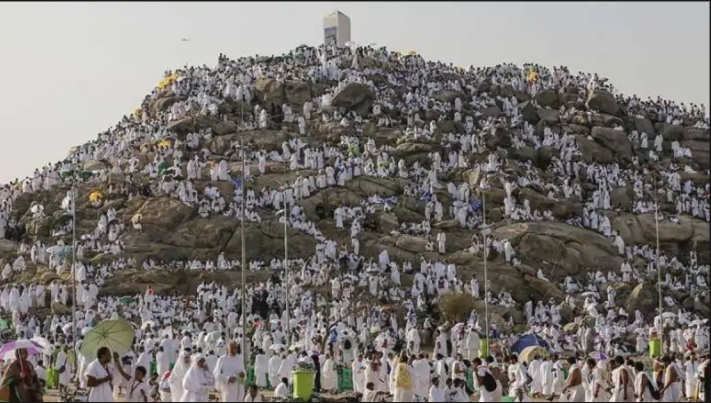 __Seemi__'s tweet photo. The day of Arafah, 9 Zul-Hajj is almost here!

Arafah worship can be started from Monday, May 25 at 11 AM CDT (this matches the start of 9 Dhul‑Hijjah in Saudi Arab).

Fasting on Tuesday, May 26 (Houston) is the correct fasting day for non‑pilgrims.

The peak time of dua (when Allah boasts to the angels) is during Saudi afternoon, which is: 
Houston time: 6 AM – 12 PM on Tuesday, May 26. 

------------

The Messenger of Allah, peace be upon him, said: 'Fasting on the Day of Arafah, I hope from Allah that it will expiate the sins of the year before it and the year after it.'
(Sunan Ibn Majah 1730)