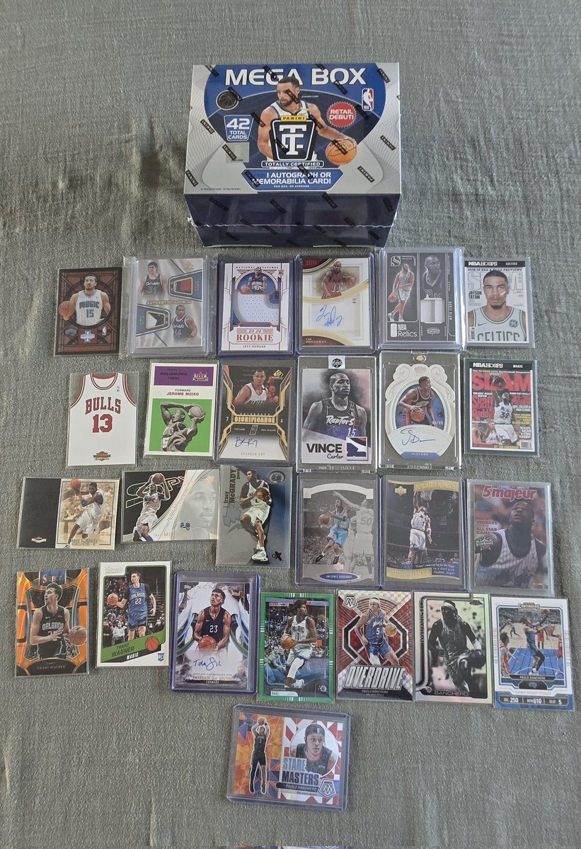 francoiskun's tweet photo. @Gylbret @pariscardshow 1er @pariscardshow pour moi aussi 🎒. Quelques jolies cartes et une Mega Box. #cardsaddict #hobby #pariscardshow https://t.co/tqkau6vC3r