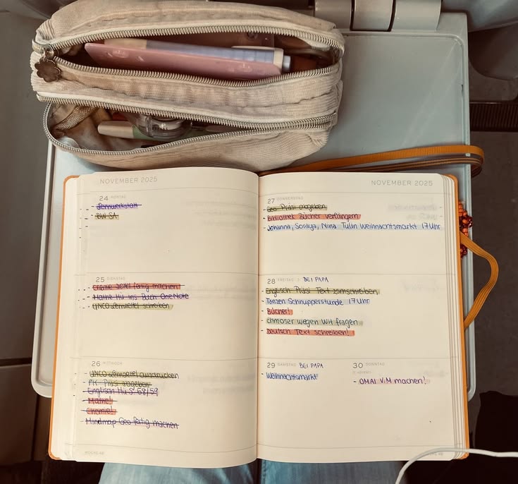 𝑆 tweet media
