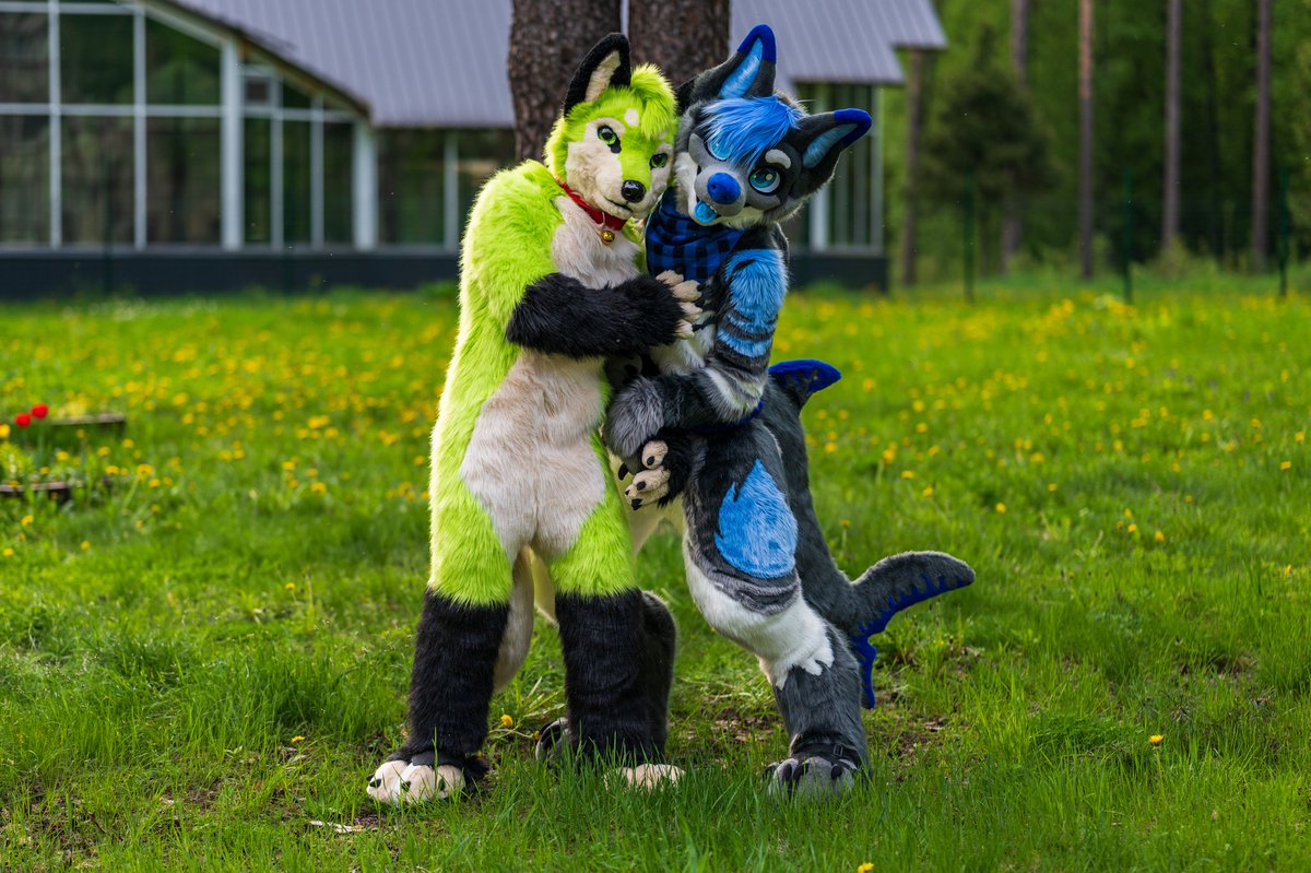 Rexsio_Art's tweet photo. photo from Foxwood part 4
#furry #fursuit #cute #FoxWood #Wolf #Shark #FursuitFurDay https://t.co/vbXvX7pbAq