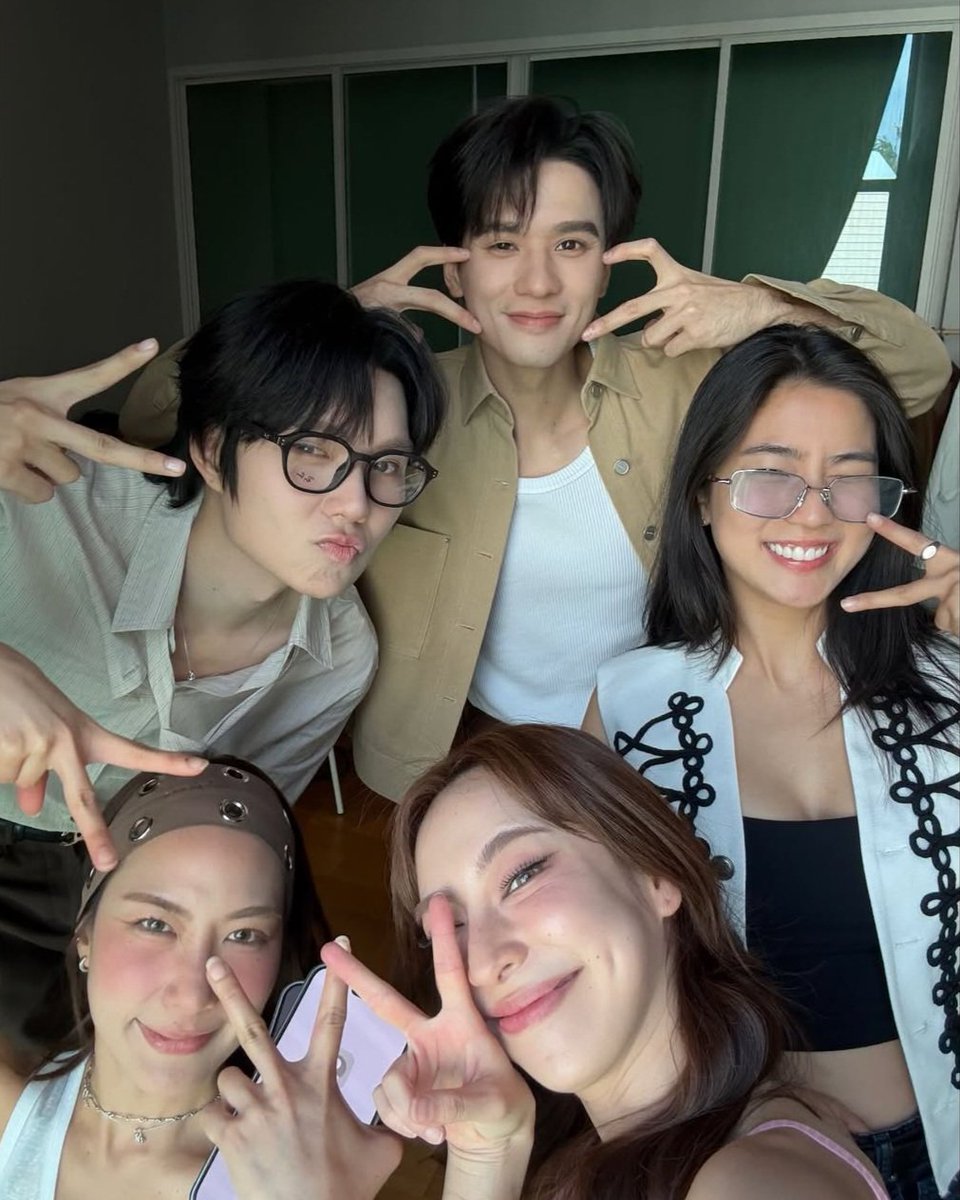 นี๋ร์ Ní tweet media