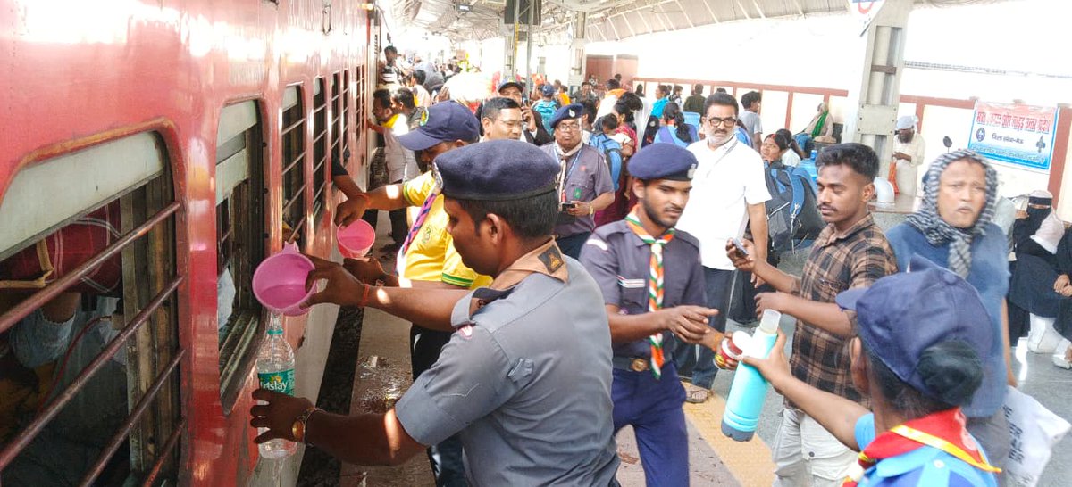 DRM Varanasi tweet media