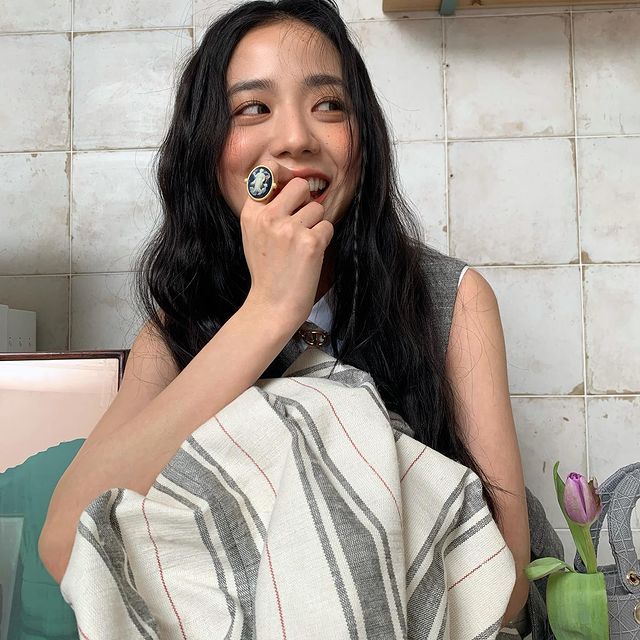Jisoo. tweet media