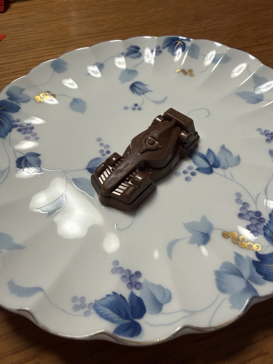 rick_ono's tweet photo. F1キットカット🏁 https://t.co/vrLXkdiiNi