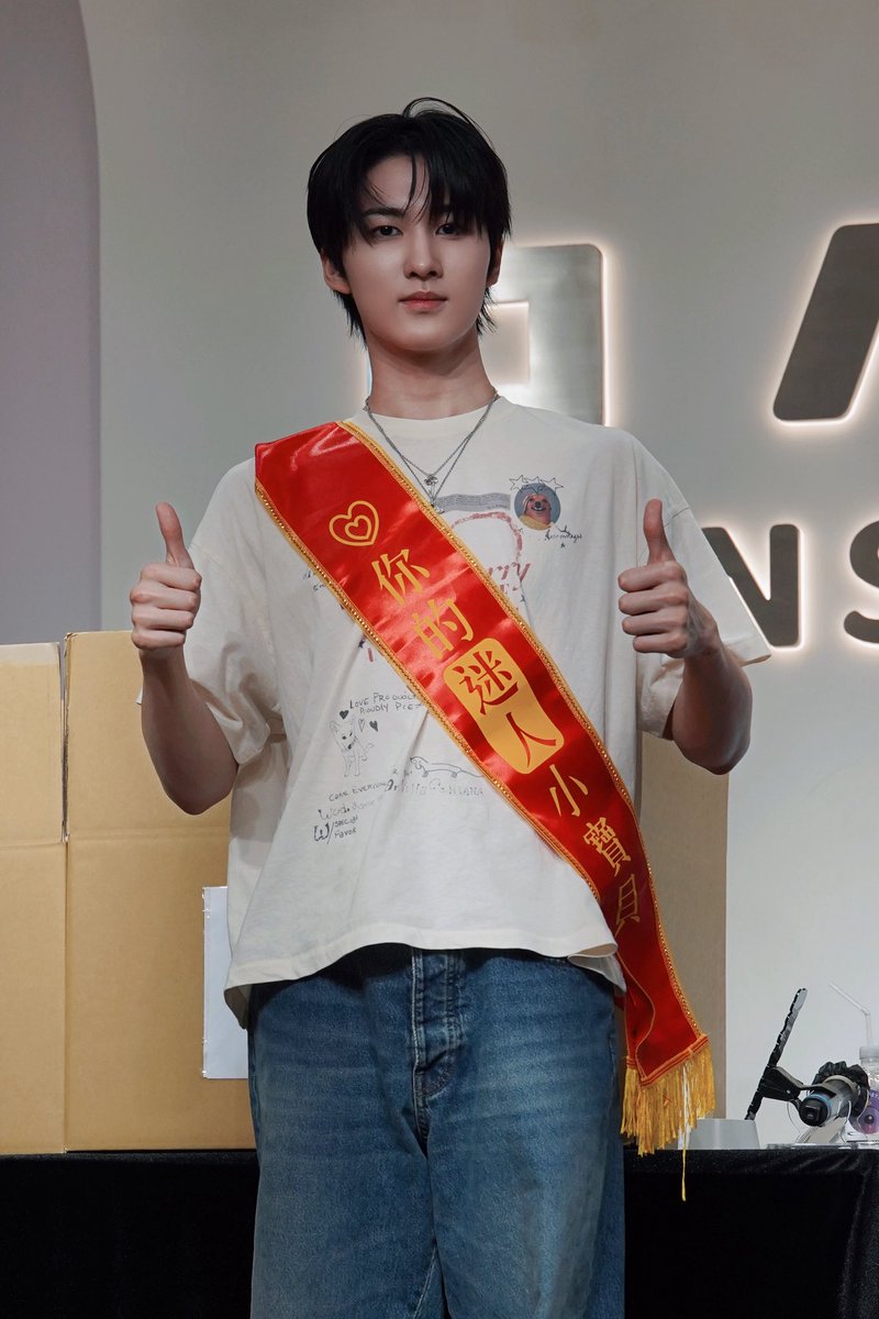 jjuaxmxp0629's tweet photo. 260523 K-MONSTAR 대면 
(ﾉﾞ⌯'⌄'⌯)ﾉﾞ*

#AxMxP #에이엠피 #JUHWAN #주환 https://t.co/CKNlLH1fvH