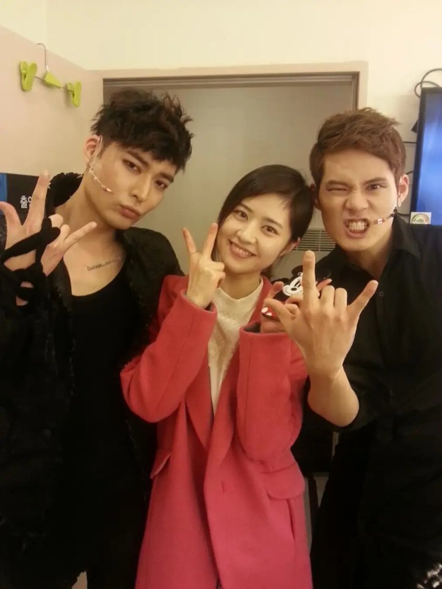 몽이 tweet media