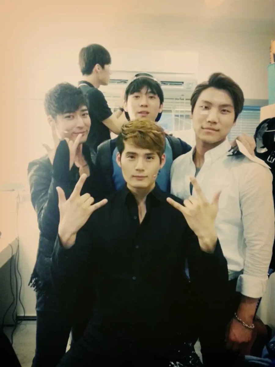 몽이 tweet media