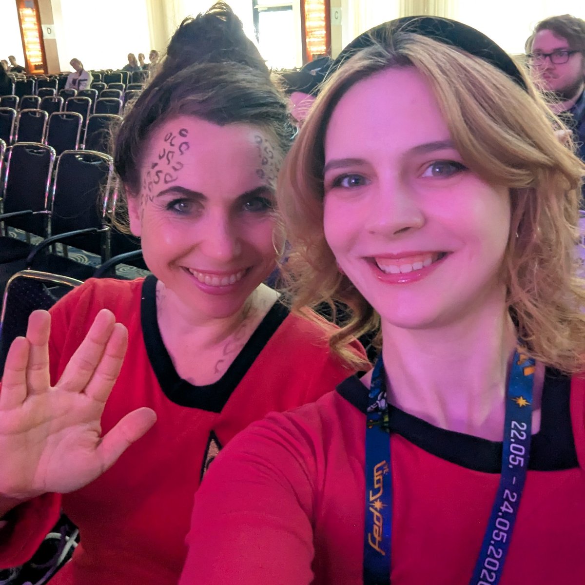 NandaIee's tweet photo. That's a warp! 
#FedCon 34 has come to an end and it's (as always) bittersweet. 
It's such a wholesome time, with the kindest people and most amazing community. 

Can't wait to see all of your lovely faces again next year. 🖖 https://t.co/az2l5sBozX