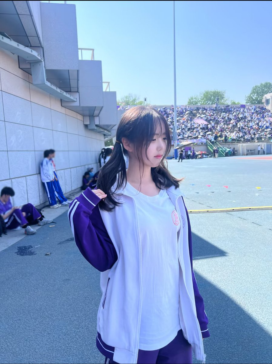 rika_zalianti's tweet photo. 固定利率产品天然意味着你要放弃超额收益的可能性。

你锁了5%的年化，市场突然飙到15%，你只能看着。

这就是"确定性"的价格——你把赚大钱的机会让出去，换一个能算清明天账本的安心。

而且，虽然 TermMax 用独立仓把每一笔借贷的风险都隔离了，但隔离也意味着资本效率比不上混池。
@TermMaxFi https://t.co/LTChzej5Ei