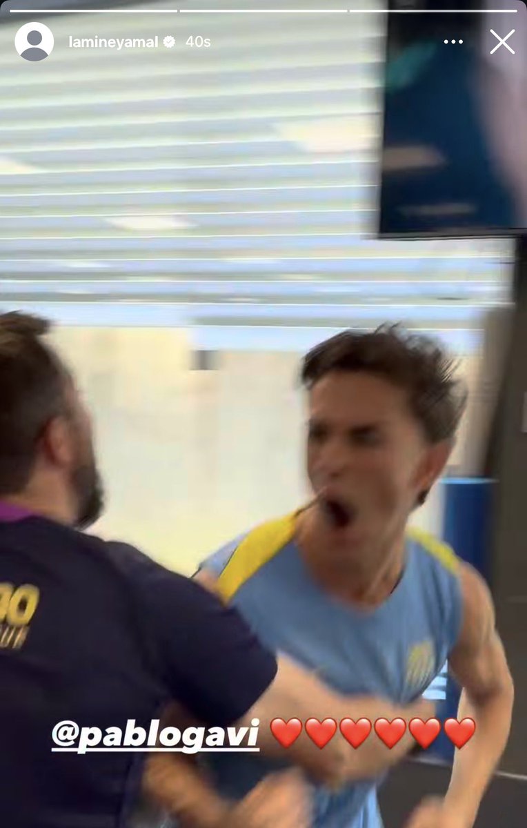 TouchlineX's tweet photo. 🚨📲 𝗡𝗘𝗪: Lamine Yamal on Instagram, recording Gavi’s extremely emotional reaction after seeing himself getting called up for the World Cup! https://t.co/wYr7O7UZbC
