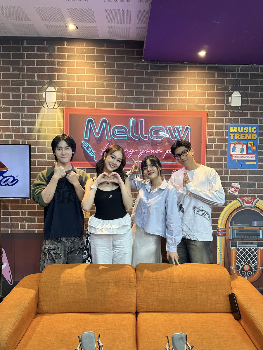 official_bamm's tweet photo. ขอบคุณพี่ๆ สื่อที่เปิดบ้านต้อนรับพวกเราเป็นอย่างดีนะคะ ฝาก #bammปีห้าปาหี่PartyConcert ไว้ในอ้อมอกอ้อมใจด้วยน้า กดบัตร 30 พฤษภาคม นี้ ฝากด้วยคับ!!
#bamm #bamm_2ndConcert
#MellowPOP #MellowPOPxbamm
#HITZThailand #artistsongth #CATRADIO https://t.co/0L7V3LVL2Z