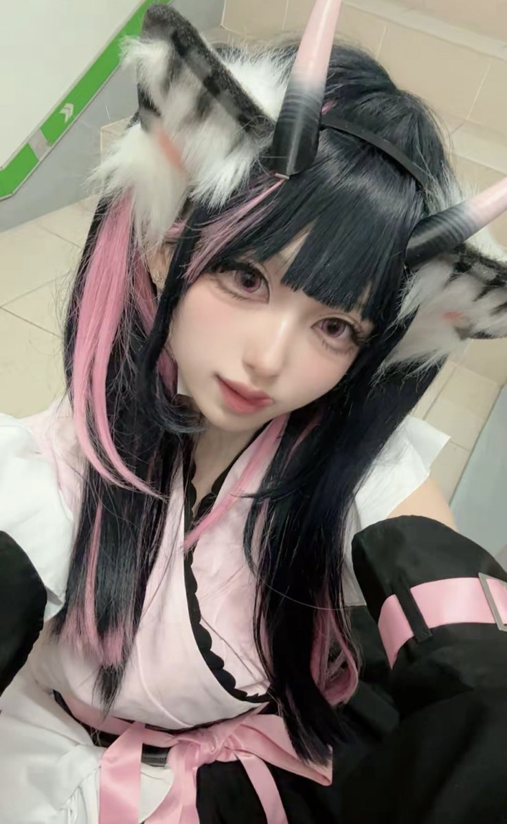 イオ tweet media