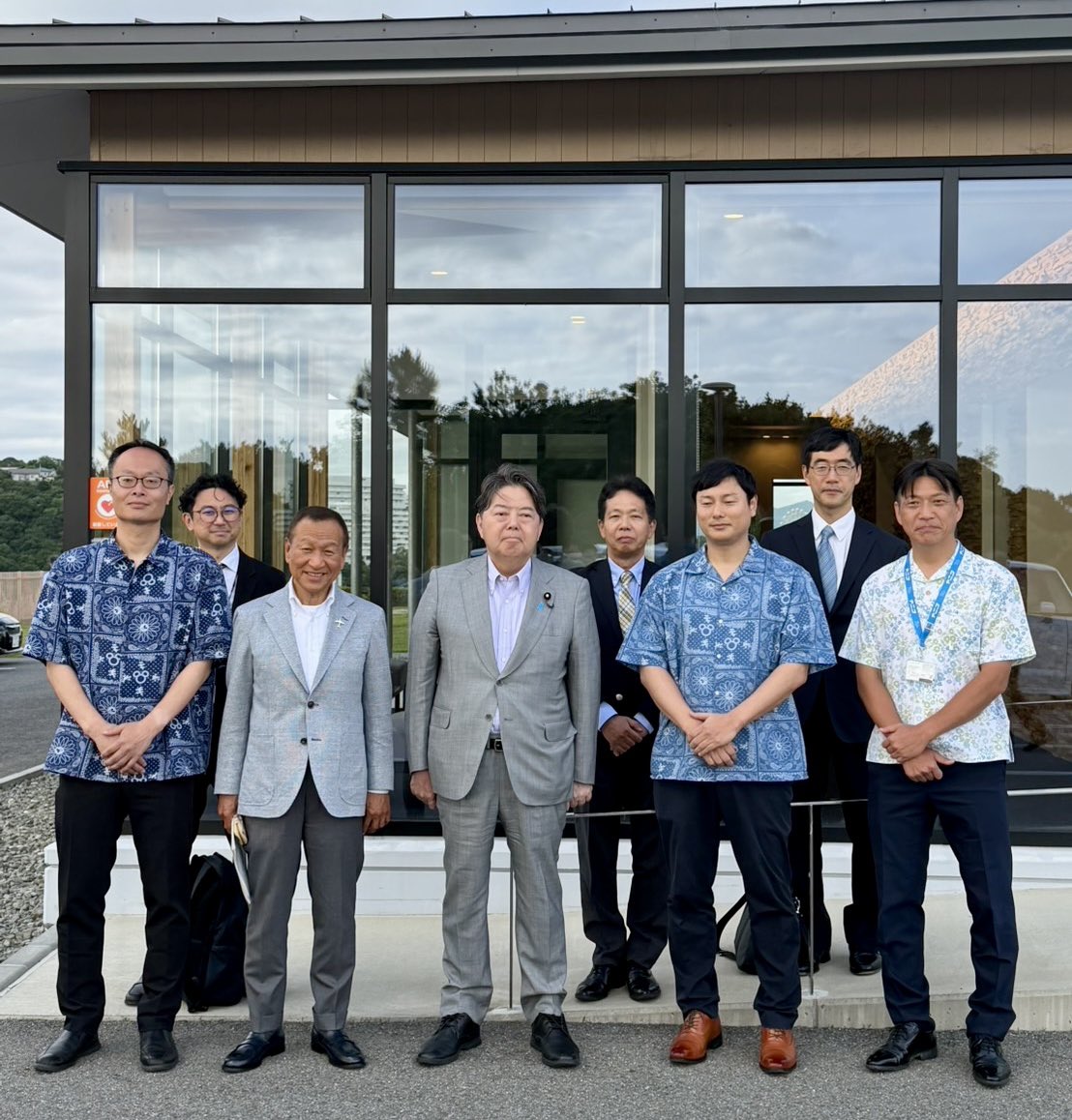 hayashi09615064's tweet photo. 和歌山県にある、南紀白浜エアポートを訪問しました。
コンセッション方式による民営化を契機としたワーケーション推進等の地方創生の取組や、空港も含め白浜町広域で整備されている災害に強いネットワーク「NerveNet」について意見交換しました。 https://t.co/rCYcEEmGtT