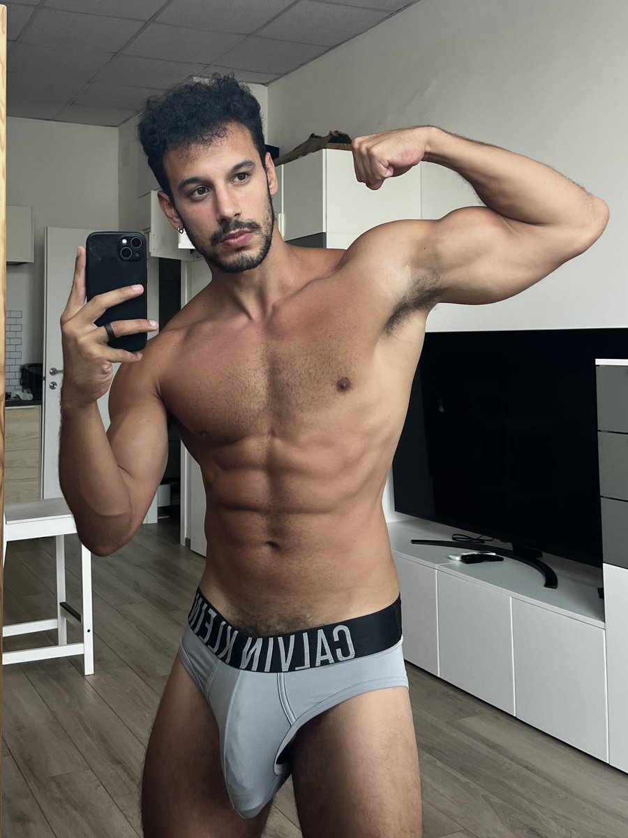 johnnyrichs tweet media